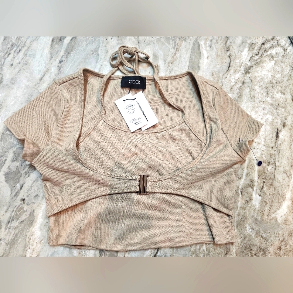 NWT Cider Women’s Ribbed Crop Top Size L Beige Short Sleeve Cut Out Back Tie